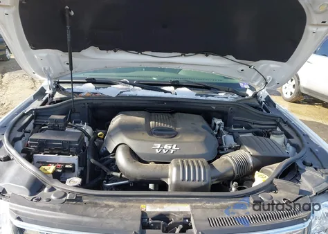 2013 Jeep Grand Cherokee Laredo z USA, uszkodzony, nr VIN 1C4RJFAG0DC631726